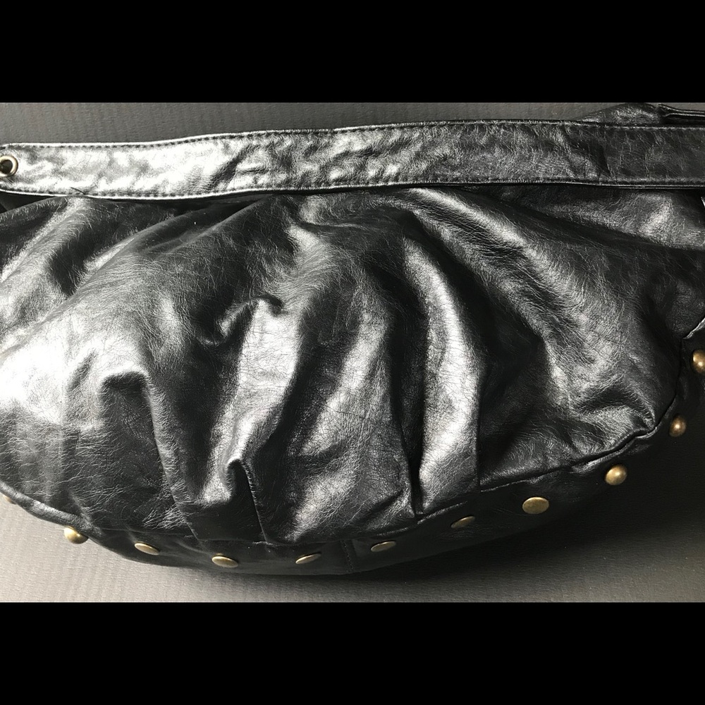 Shoulder handbag